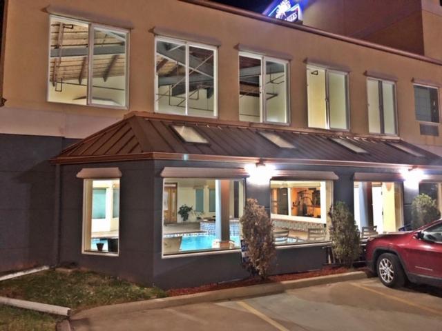 Robinson Inn And Suites Ngoại thất bức ảnh